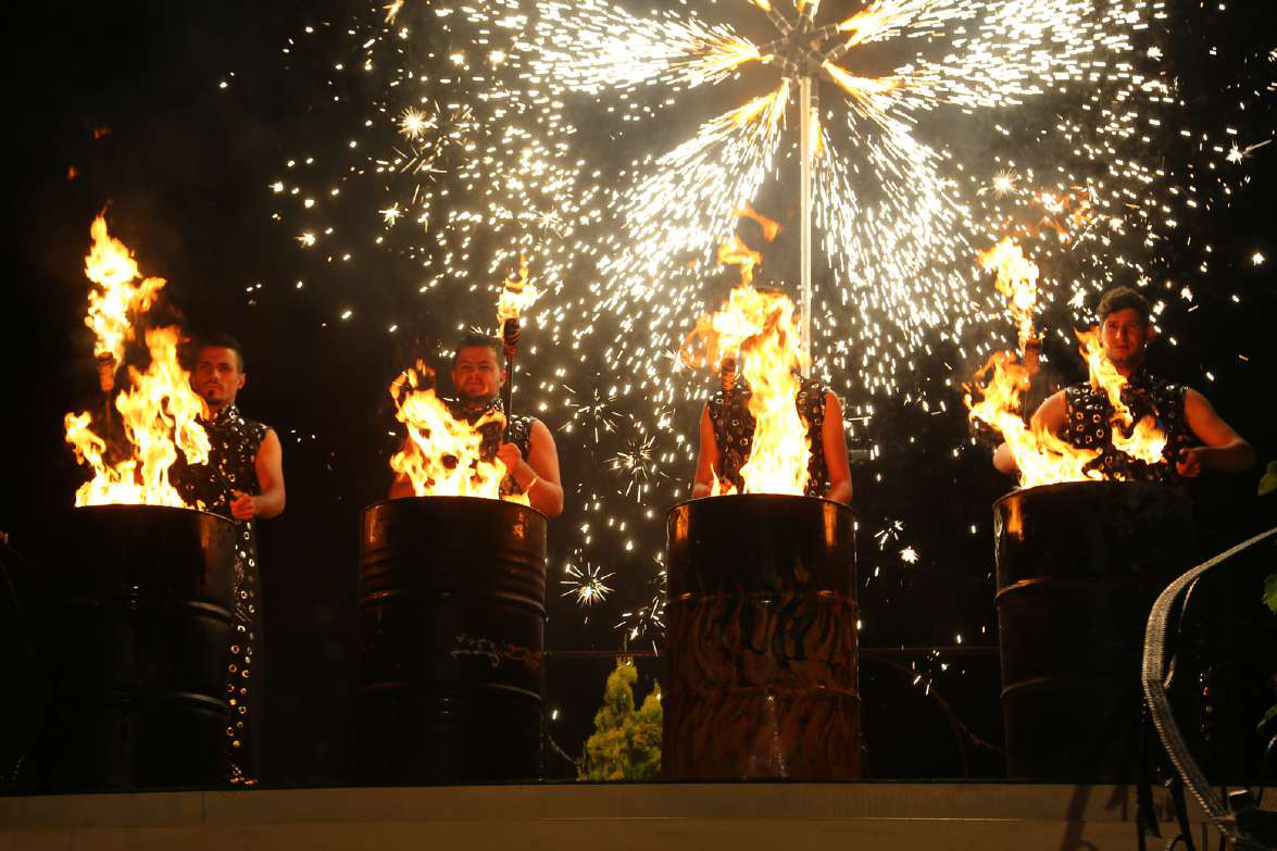 Spectacle Fire Drum feu et percussion animation nocturne Maroc
